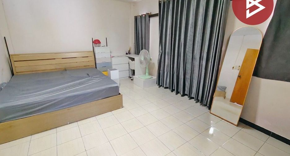 Casa adosada en venta de 3 habitaciones en Mueang Chon Buri, Chonburi