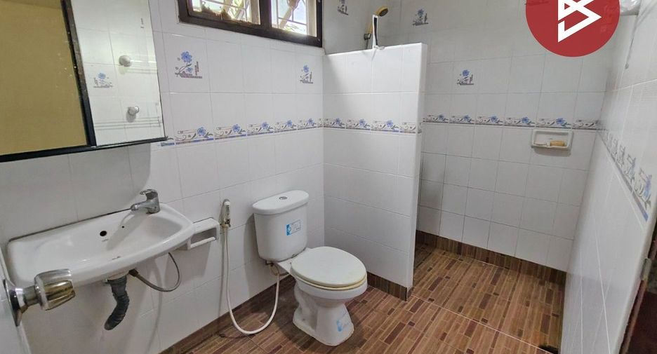 Casa adosada en venta de 3 habitaciones en Mueang Chon Buri, Chonburi
