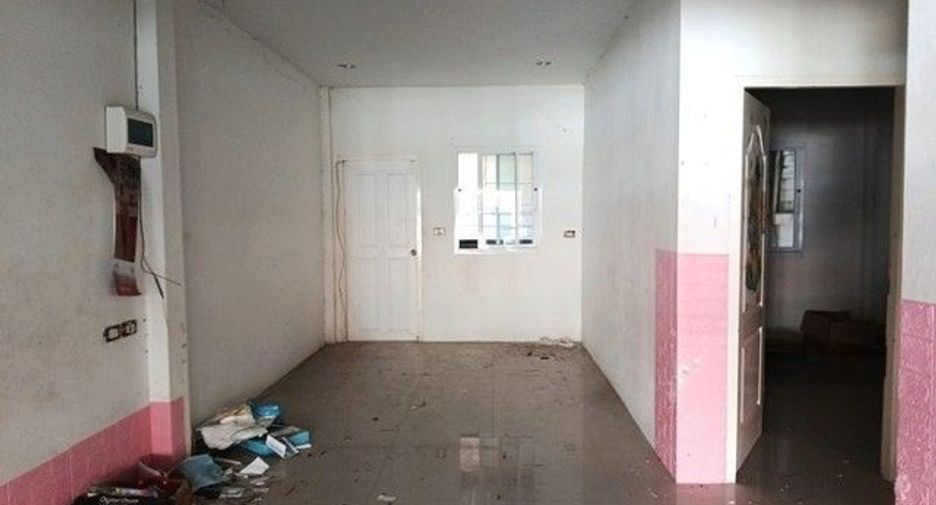Casa adosada en venta de 1 habitaciones en Ban Khai, Rayong