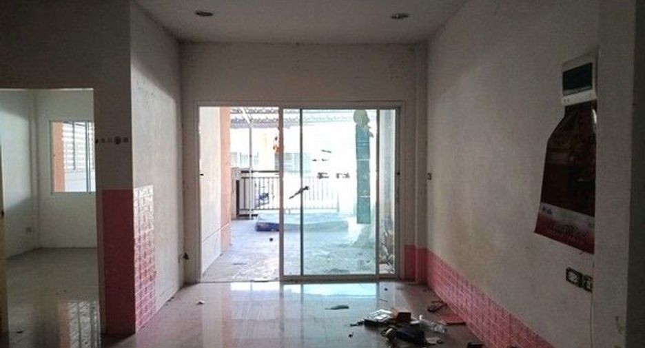 Casa adosada en venta de 1 habitaciones en Ban Khai, Rayong