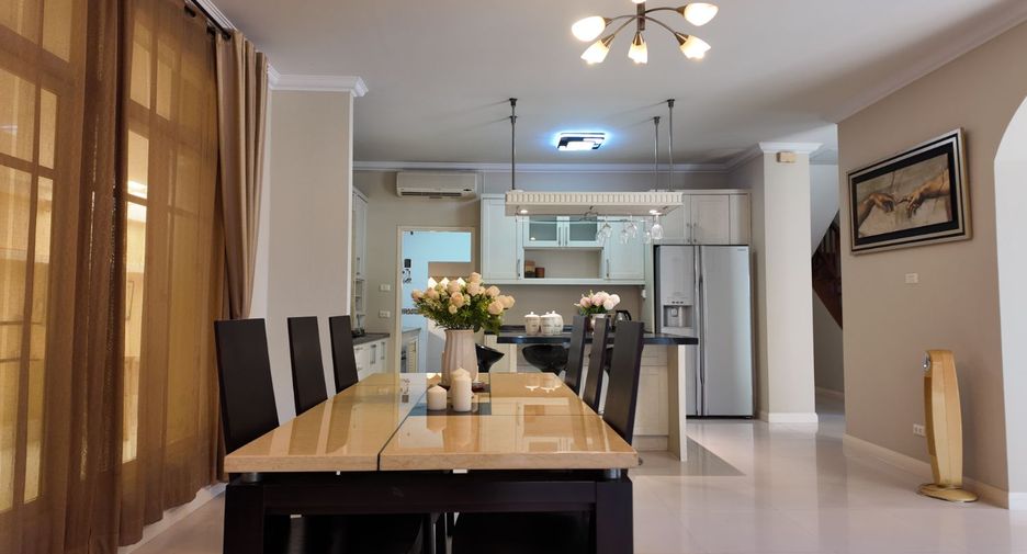 Casa en venta de 4 habitaciones en Bang Phli, Samut Prakan