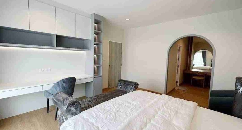 For rent 4 bedrooms house in Mueang Chiang Mai, Chiang Mai