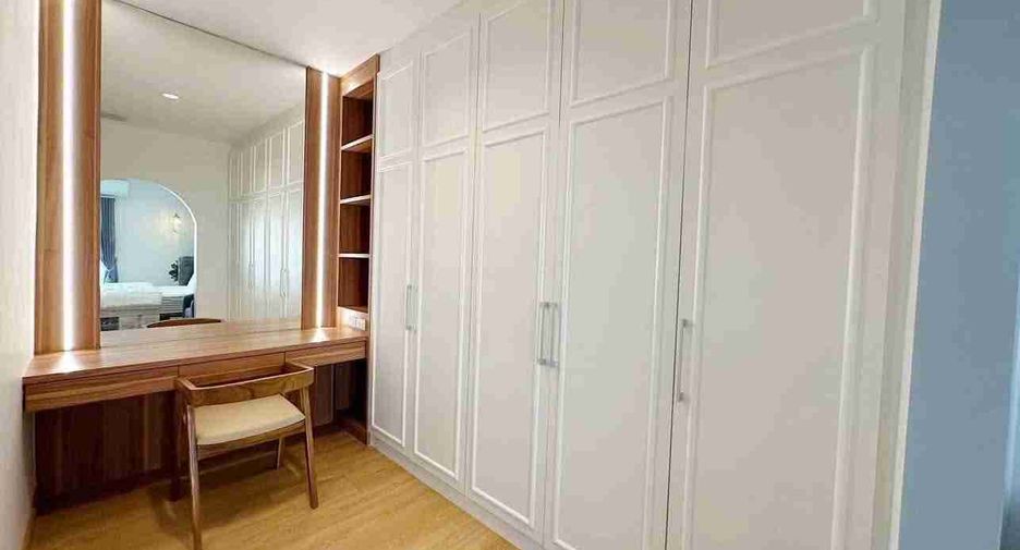 For rent 4 bedrooms house in Mueang Chiang Mai, Chiang Mai