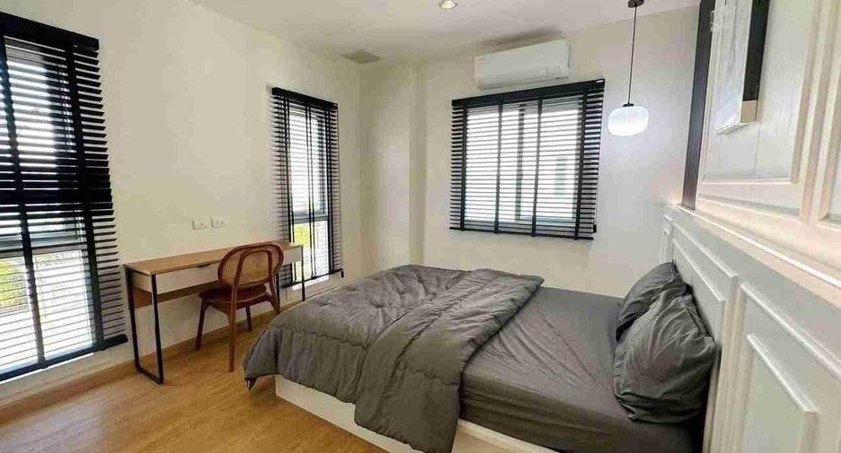 For rent 4 bedrooms house in Mueang Chiang Mai, Chiang Mai