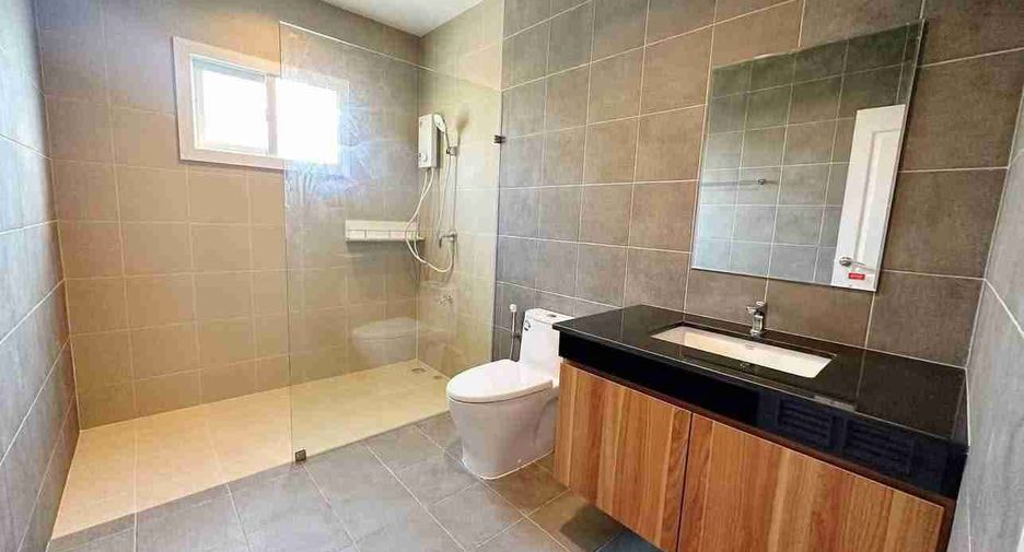 For rent 4 bedrooms house in Mueang Chiang Mai, Chiang Mai