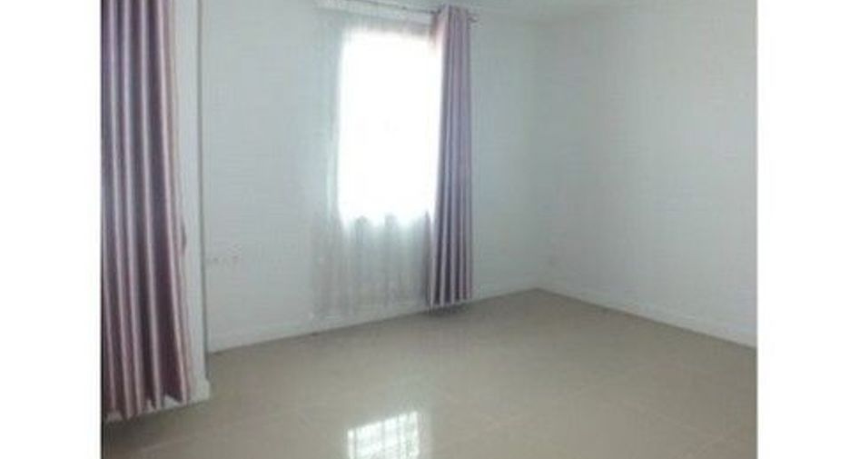 Casa adosada en venta de 1 habitaciones en Ban Khai, Rayong