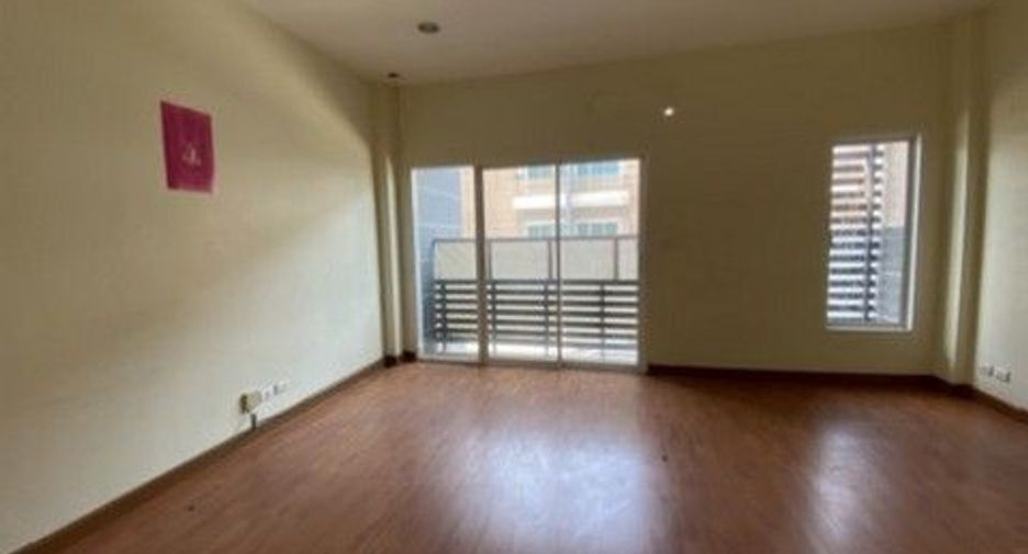 Casa adosada en venta de 1 habitaciones en Ban Khai, Rayong