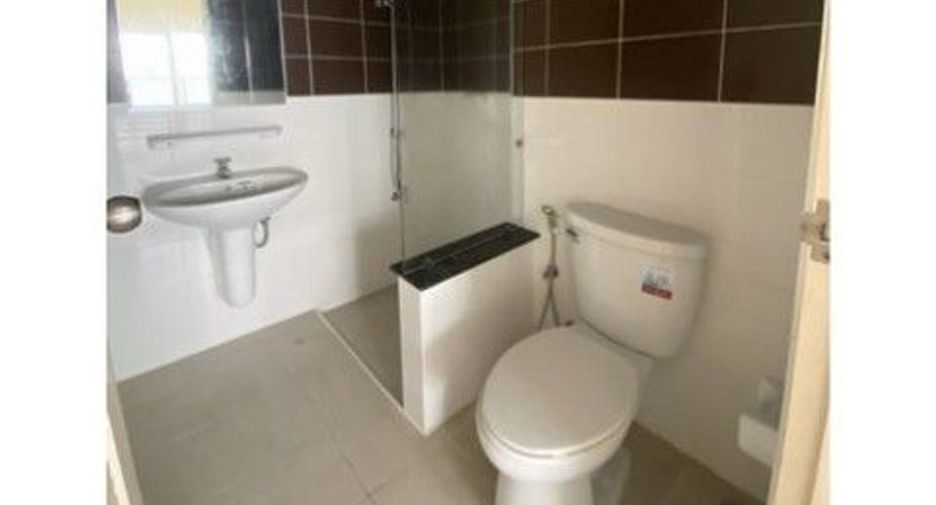 Casa adosada en venta de 1 habitaciones en Ban Khai, Rayong