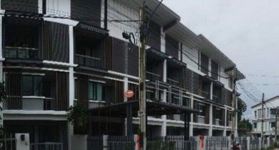 Casa adosada en venta de 1 habitaciones en Ban Khai, Rayong