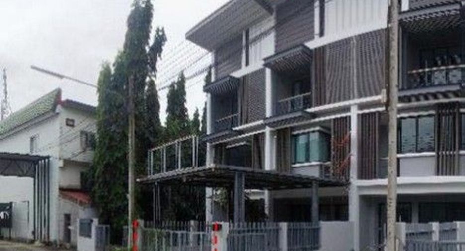 Casa adosada en venta de 1 habitaciones en Ban Khai, Rayong