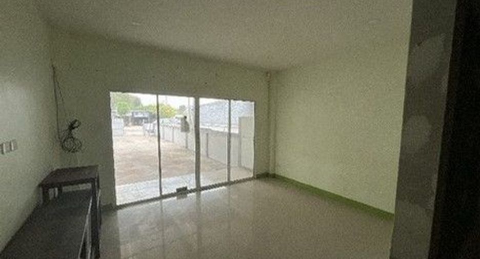 Casa adosada en venta de 1 habitaciones en Ban Khai, Rayong