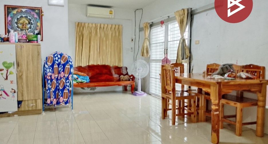 Casa en venta de 3 habitaciones en Si Racha, Chonburi