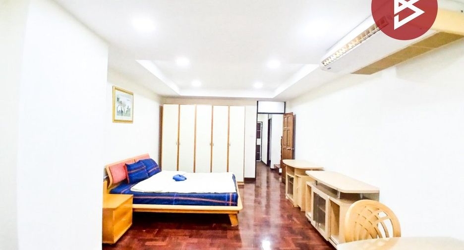 À vendre 7 chambres maison de ville à Bang Na, Bangkok