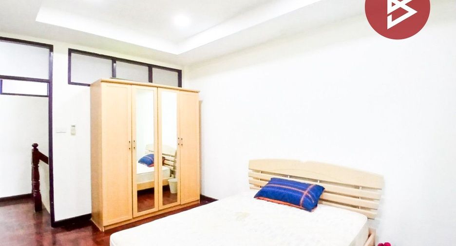 À vendre 7 chambres maison de ville à Bang Na, Bangkok