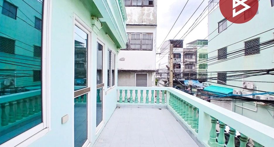 À vendre 7 chambres maison de ville à Bang Na, Bangkok