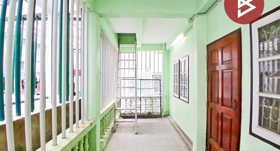 À vendre 7 chambres maison de ville à Bang Na, Bangkok