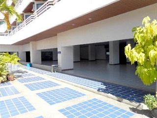 For sale 1 bed condo in Ban Bueng, Chonburi