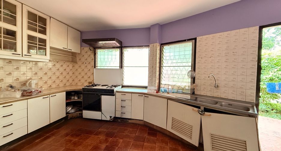 À vendre 4 chambres maison à San Kamphaeng, Chiang Mai