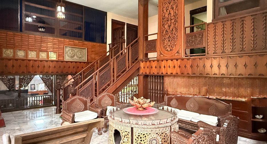 À vendre 4 chambres maison à San Kamphaeng, Chiang Mai