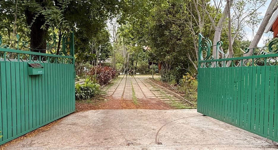 À vendre 4 chambres maison à San Kamphaeng, Chiang Mai