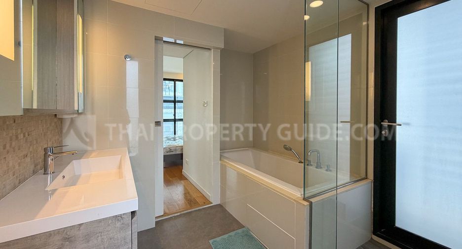 For rent 2 ベッドルーム condo in Khlong Toei, Bangkok