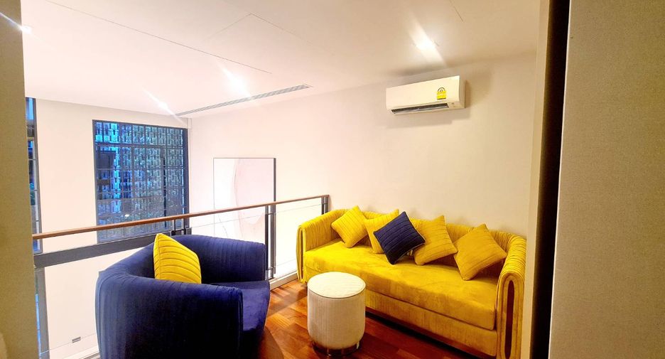 For rent 4 bedrooms house in Watthana, Bangkok