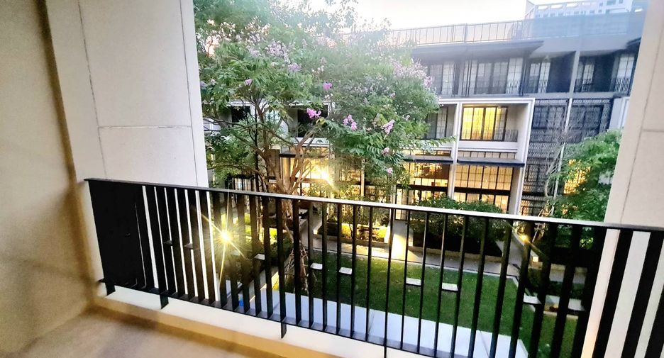 For rent 4 bedrooms house in Watthana, Bangkok