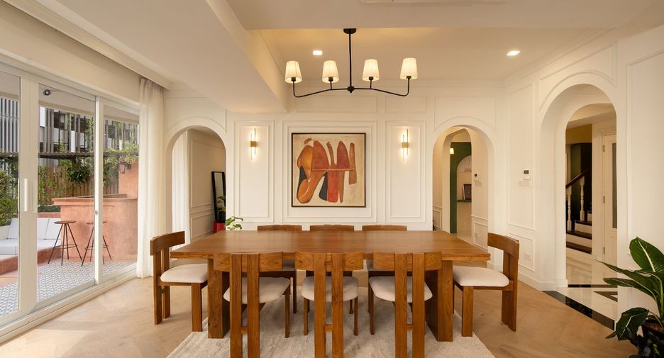For sale 4 bedrooms condo in Watthana, Bangkok