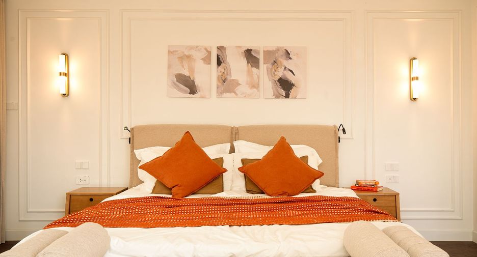 For sale 4 bedrooms condo in Watthana, Bangkok