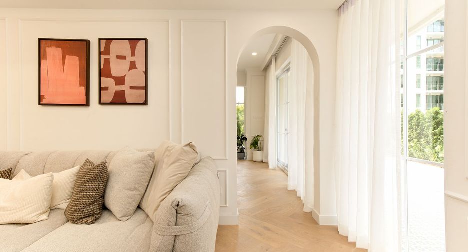 For sale 4 bedrooms condo in Watthana, Bangkok