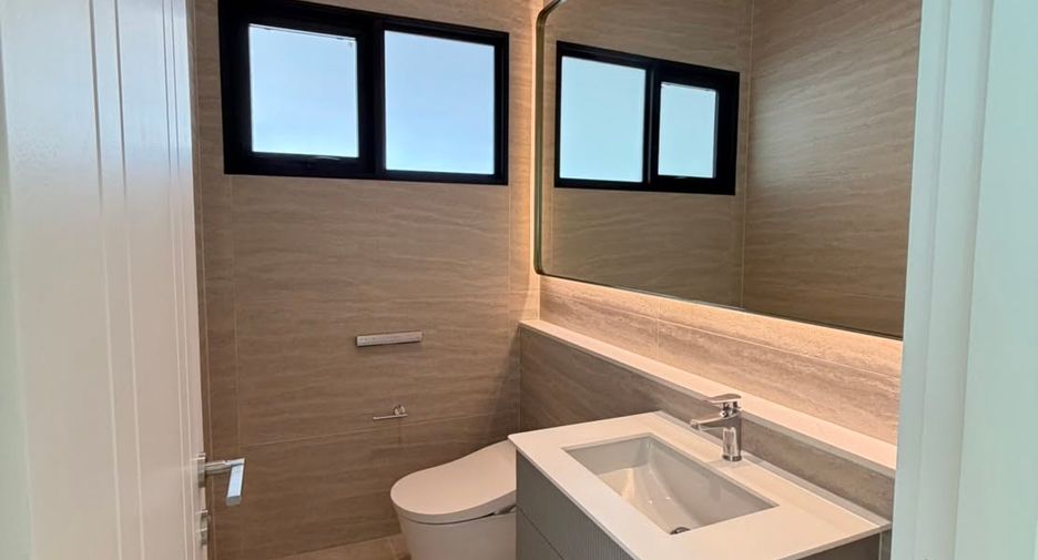 Casa en alquiler de 4 habitaciones en Saphan Sung, Bangkok