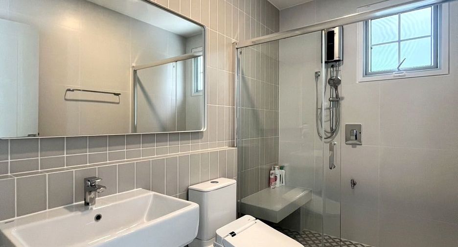 Haus zur Miete und zum Kauf mit 3 Zimmer in Mueang Chiang Mai, Chiang Mai