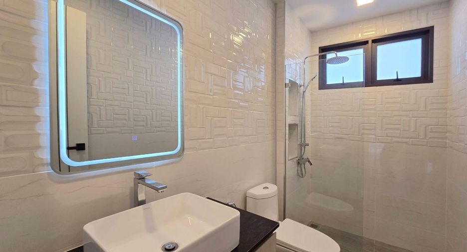 À vendre 4 chambres maison à East Pattaya, Pattaya