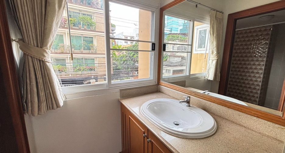 Condo en alquiler de 2 habitaciones en Pathum Wan, Bangkok