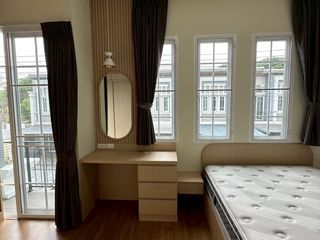 Casa adosada en alquiler de 2 habitaciones en Mueang Chiang Mai, Chiang Mai