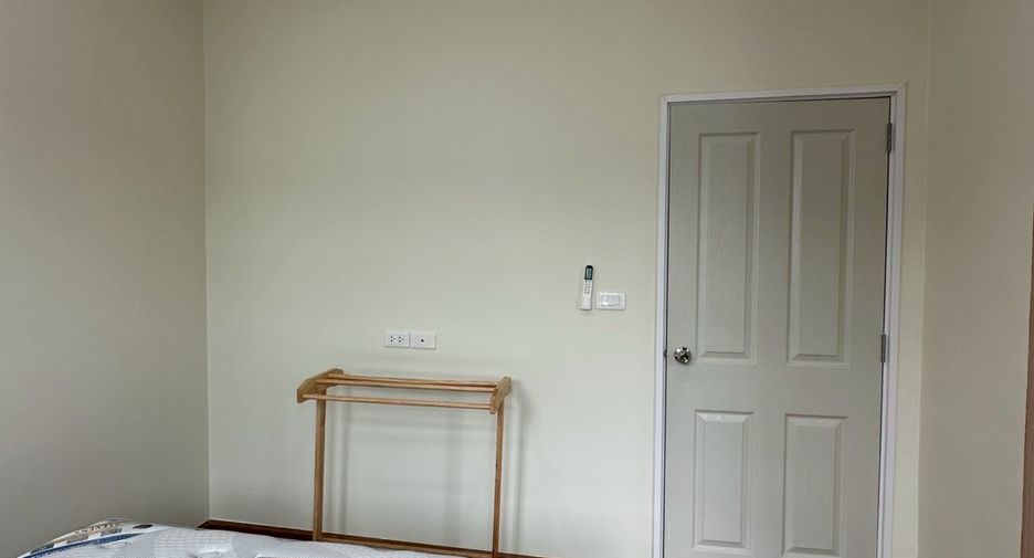 For rent 2 bedrooms townhouse in Mueang Chiang Mai, Chiang Mai