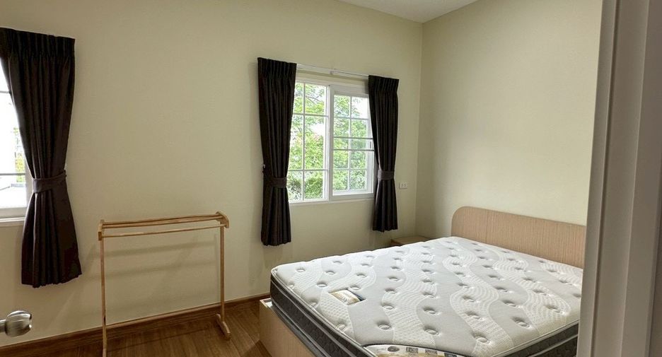 For rent 2 bedrooms townhouse in Mueang Chiang Mai, Chiang Mai