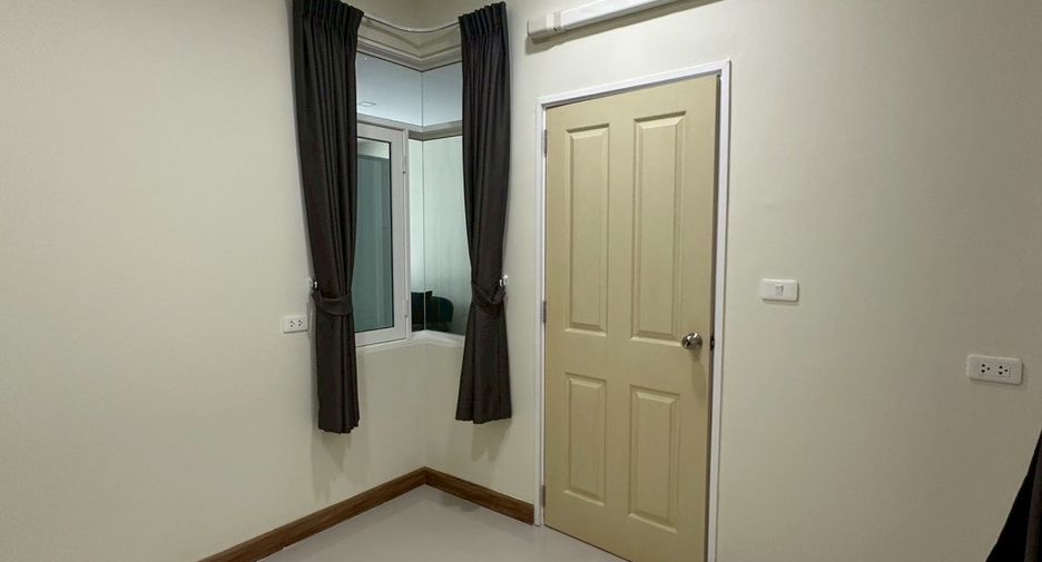 For rent 2 bedrooms townhouse in Mueang Chiang Mai, Chiang Mai