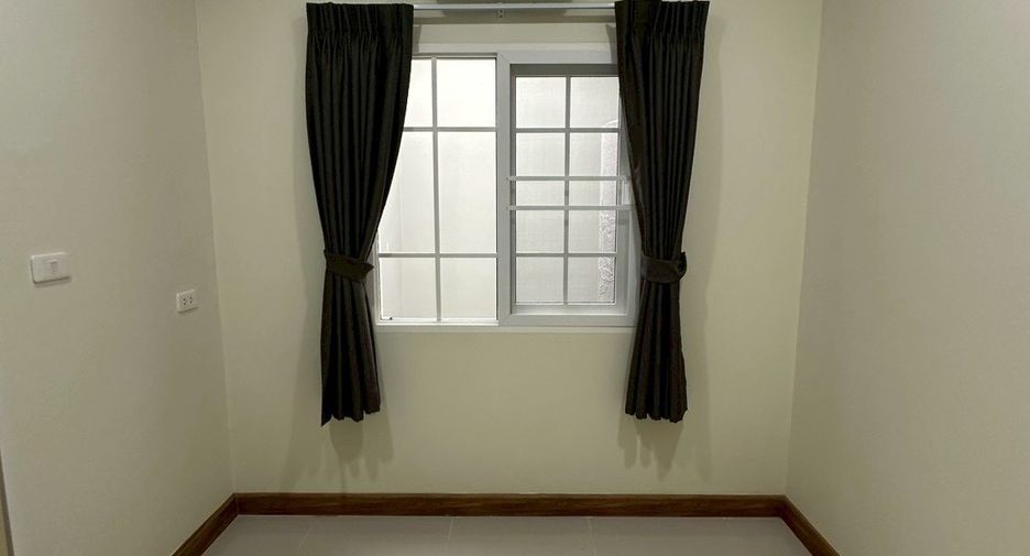 For rent 2 bedrooms townhouse in Mueang Chiang Mai, Chiang Mai