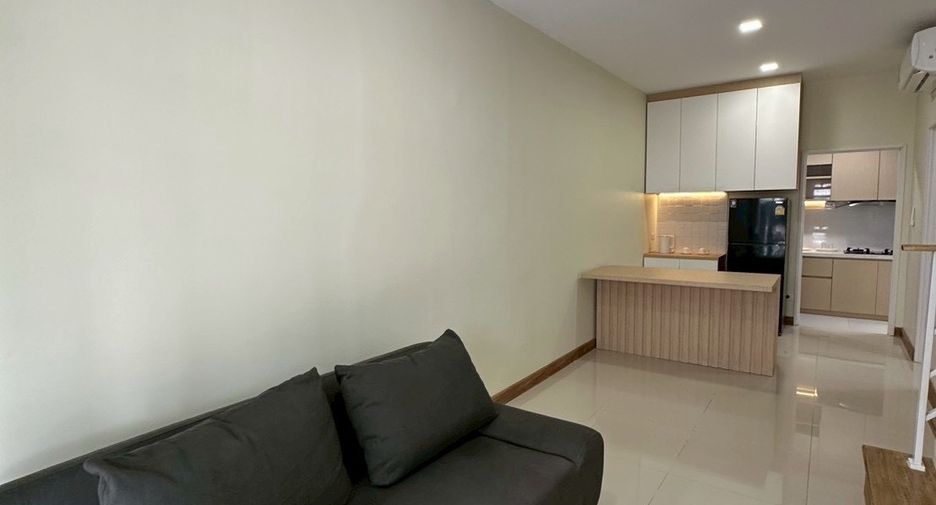 For rent 2 bedrooms townhouse in Mueang Chiang Mai, Chiang Mai