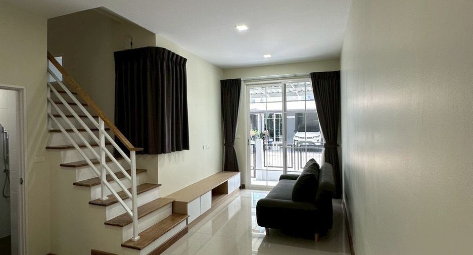 For rent 2 bedrooms townhouse in Mueang Chiang Mai, Chiang Mai