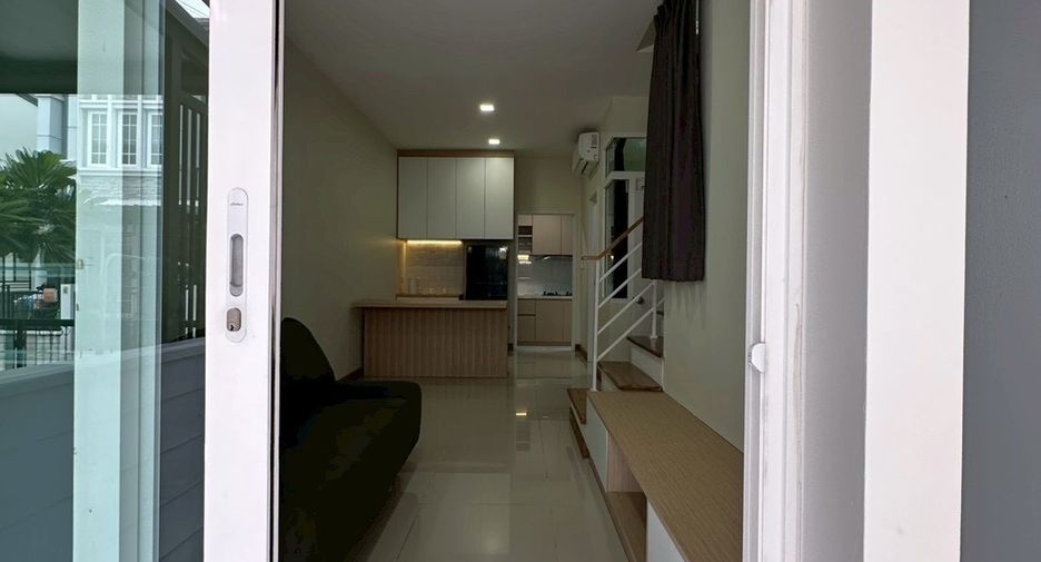 For rent 2 bedrooms townhouse in Mueang Chiang Mai, Chiang Mai
