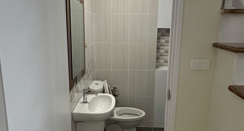 For rent 2 bedrooms townhouse in Mueang Chiang Mai, Chiang Mai