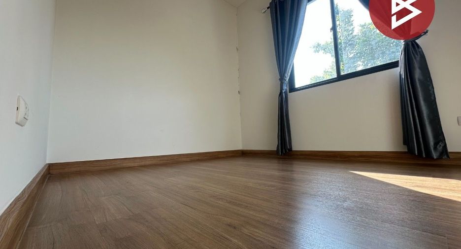 Casa adosada en venta de 3 habitaciones en Bang Phli, Samut Prakan