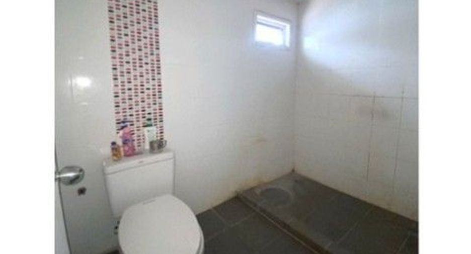 Haus zum Kauf mit 1 Zimmer in Ban Bueng, Chonburi