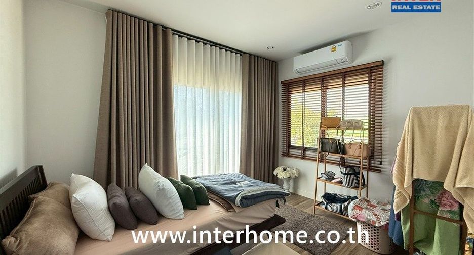 Casa en alquiler de 4 habitaciones en Bang Sao Thong, Samut Prakan