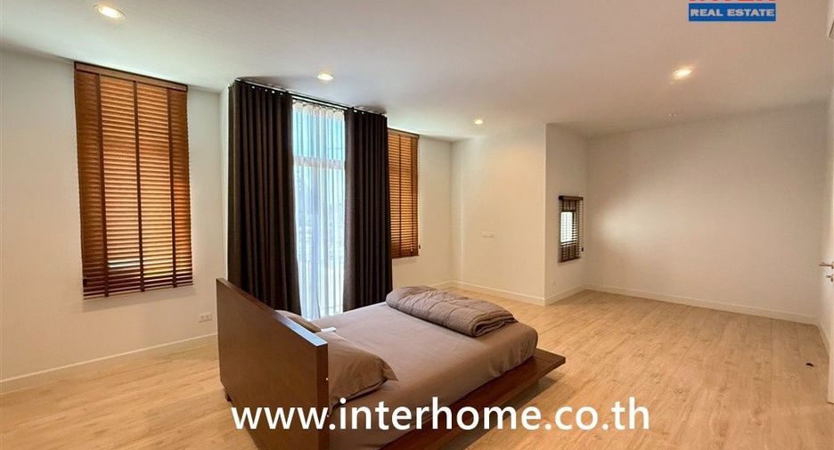 Casa en alquiler de 4 habitaciones en Bang Sao Thong, Samut Prakan