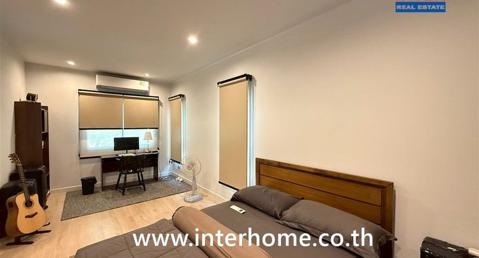 Casa en alquiler de 4 habitaciones en Bang Sao Thong, Samut Prakan