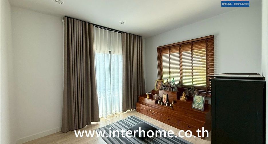 Casa en alquiler de 4 habitaciones en Bang Sao Thong, Samut Prakan