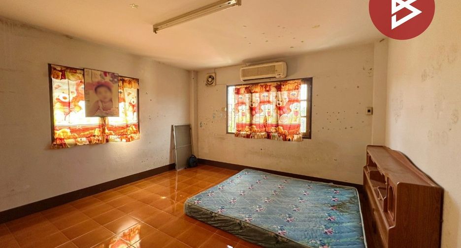Local comercial en venta de 3 habitaciones en Mueang Chon Buri, Chonburi
